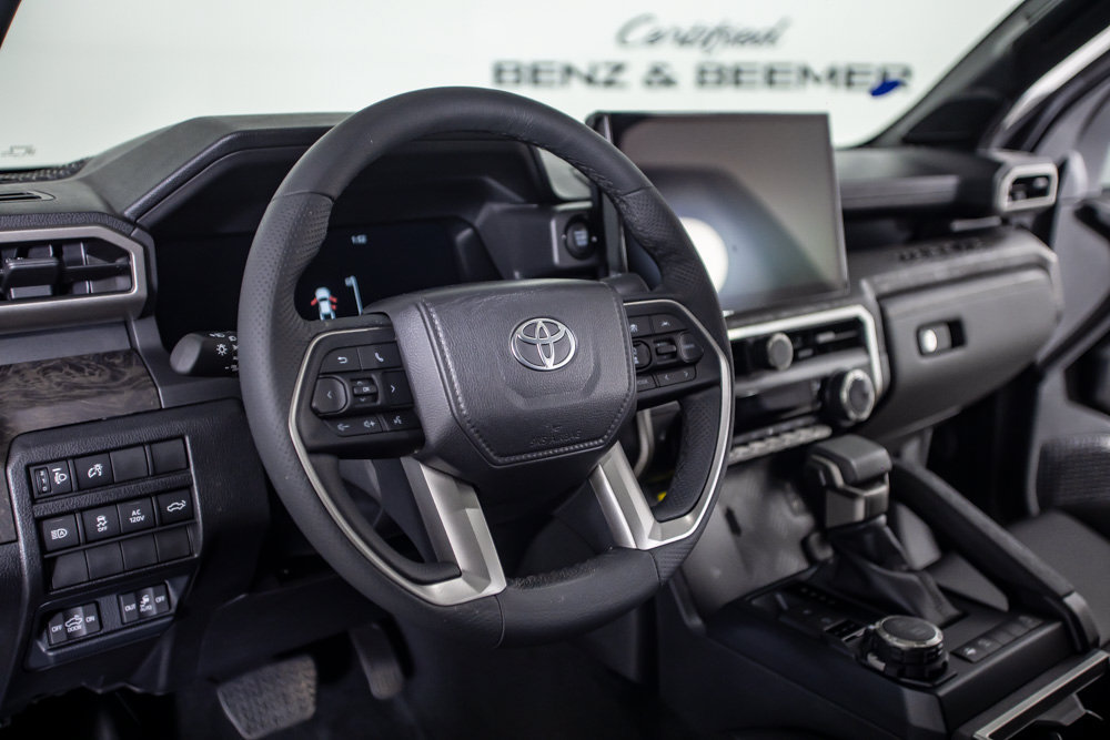Used 2025 Toyota Tacoma Limited AWD/4WD image 20