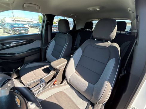 Used 2025 Chevrolet TrailBlazer LT FWD image 30
