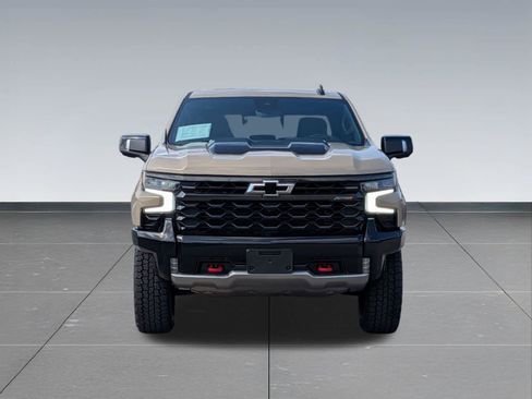 Used 2022 Chevrolet Silverado 1500 ZR2 w/ Technology Package AWD/4WD image 9