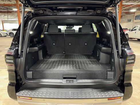 Used 2025 Toyota 4Runner Trailhunter image 11