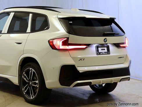 Used 2027 BMW X1 xDrive28i AWD/4WD image 8