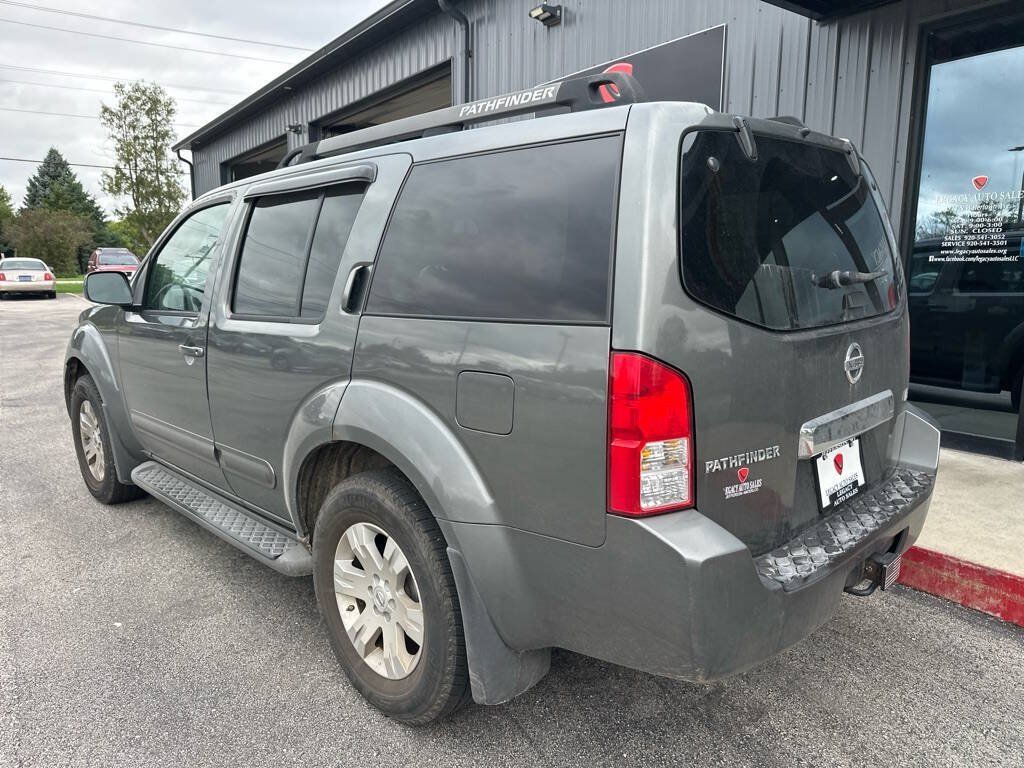 Used 2006 Nissan Pathfinder LE AWD/4WD image 3