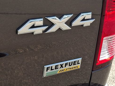 Used 2018 RAM 1500 Classic SLT image 31