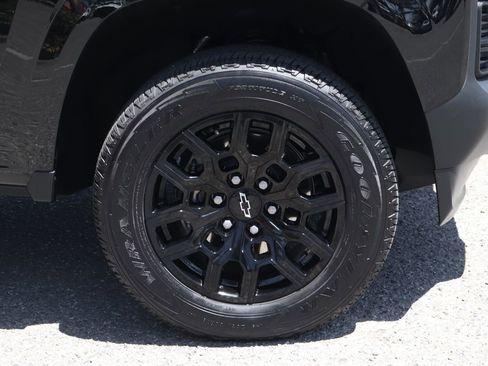 Used 2025 Chevrolet Colorado W/T w/ WT Custom Package RWD image 44