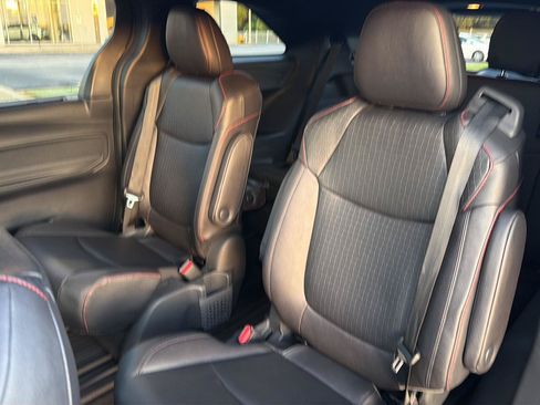 Certified 2025 Toyota Sienna XSE FWD image 30