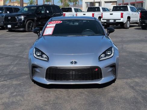 Used 2023 Toyota GR86 w/ ALL Weather Mat Package (TMS) RWD image 2
