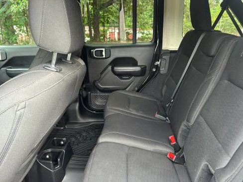 Used 2019 Jeep Wrangler Unlimited Sport S AWD/4WD image 12