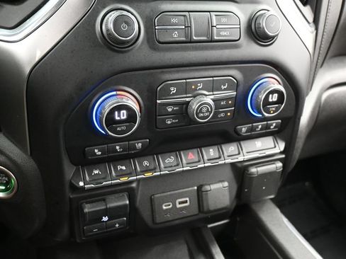 Used 2022 Chevrolet Silverado 1500 LTZ w/ Technology Package RWD image 26