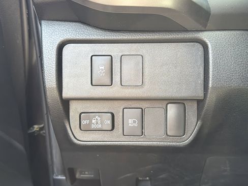 Used 2022 Toyota Tacoma SR5 w/ Technology Package RWD image 59
