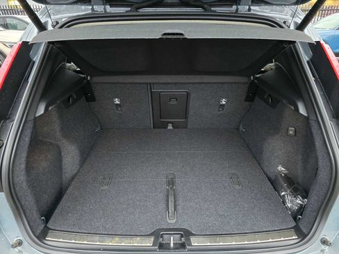 Used 2023 Volvo XC40 B5 Ultimate w/ Protection Package Premier image 16