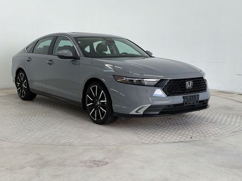 Used 2025 Honda Accord Touring image 7