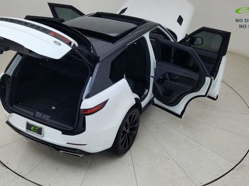 Used 2023 Land Rover Range Rover Sport SE Dynamic image 89