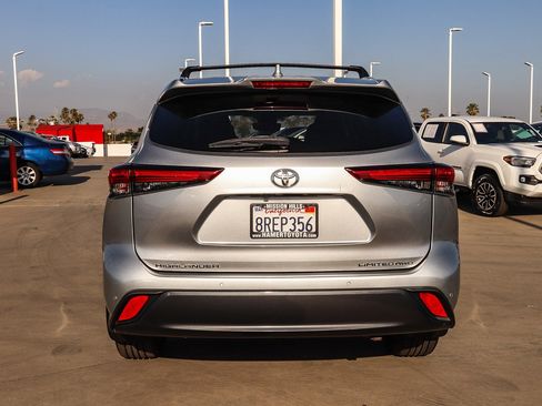 Certified 2020 Toyota Highlander Limited AWD/4WD image 6