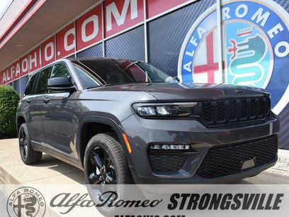 Used 2025 Jeep Grand Cherokee Limited w/ Black Appearance Package