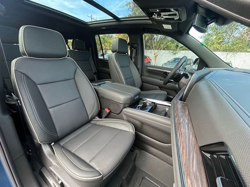New 2026 Chevrolet Suburban Premier w/ Sun And Tow Package AWD/4WD image 26