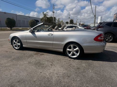 Used 2005 Mercedes-Benz CLK 320 Cabriolet image 7