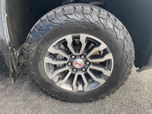 Used 2021 GMC Sierra 1500 AT4 w/ Technology Package AWD/4WD image 15
