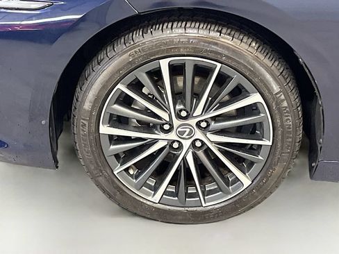 Used 2024 Lexus ES 350 w/ Premium Package FWD image 33