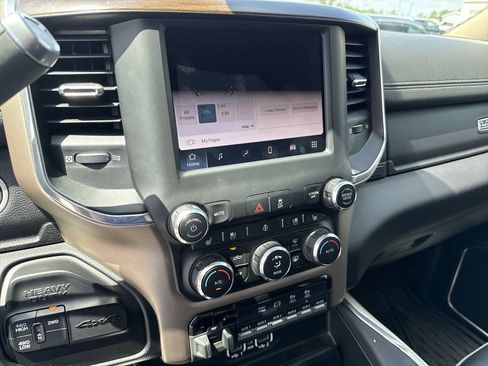 Used 2022 RAM 3500 Laramie AWD/4WD image 21