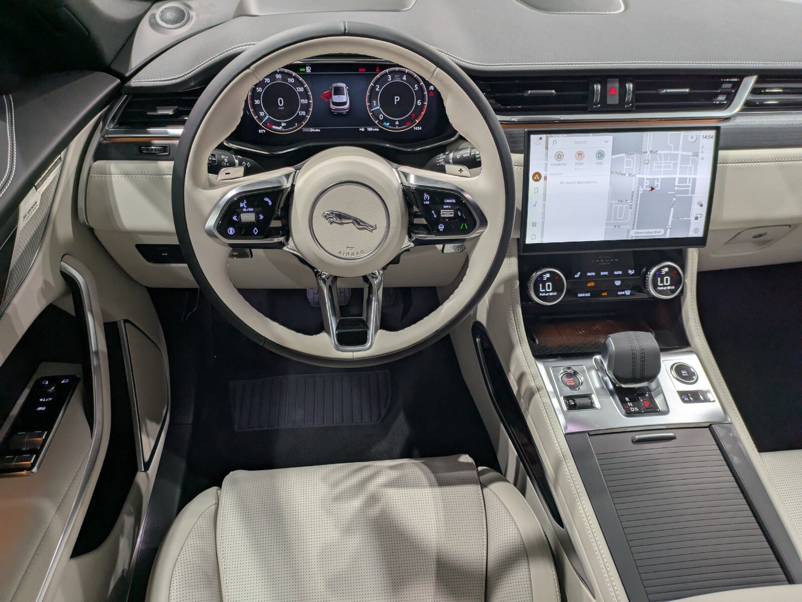 New 2026 Jaguar F-PACE R-Dynamic S AWD/4WD image 10