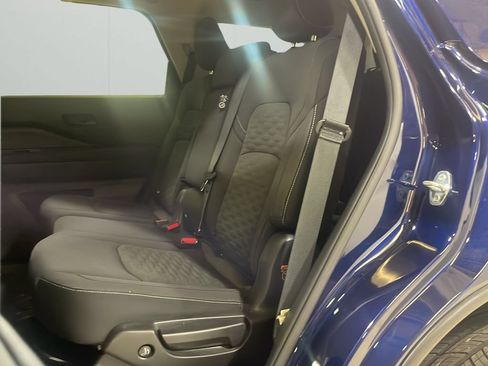 Used 2025 Nissan Pathfinder SV AWD/4WD image 15