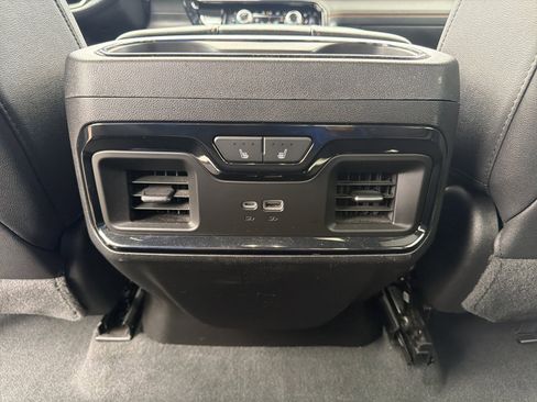 Used 2023 GMC Sierra 1500 AT4 w/ AT4 Premium Package AWD/4WD image 10
