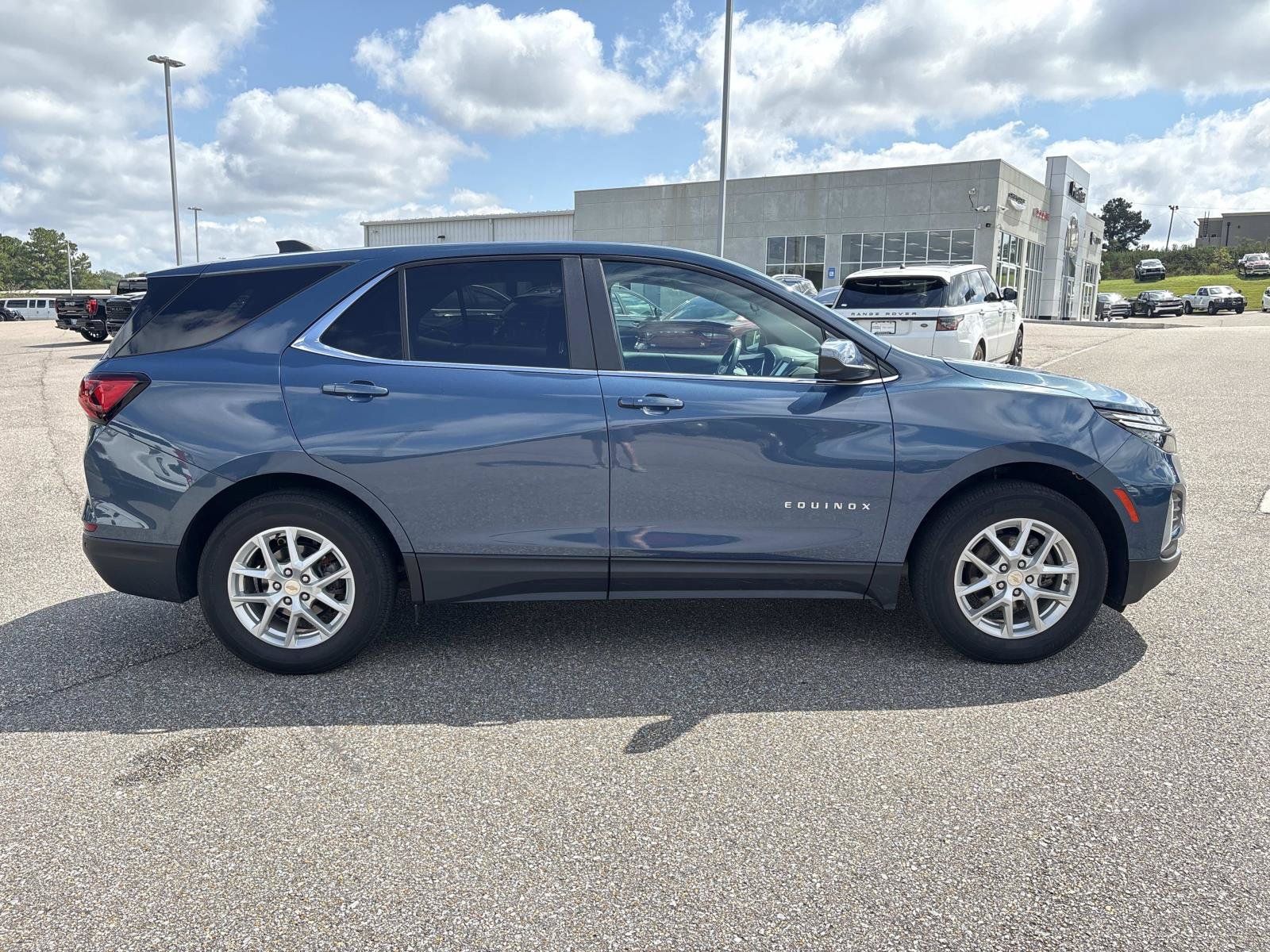 Used 2024 Chevrolet Equinox LT FWD image 4