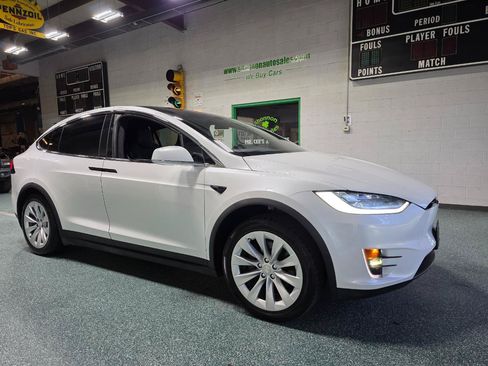 Used 2017 Tesla Model X 100D AWD/4WD image 4