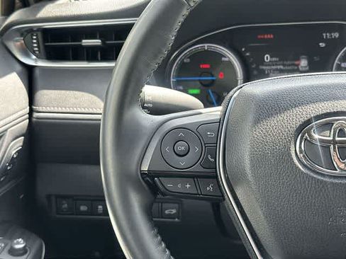 Used 2022 Toyota Venza XLE AWD/4WD image 8