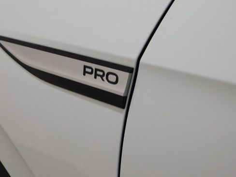 Used 2023 Volkswagen ID.4 Pro image 7