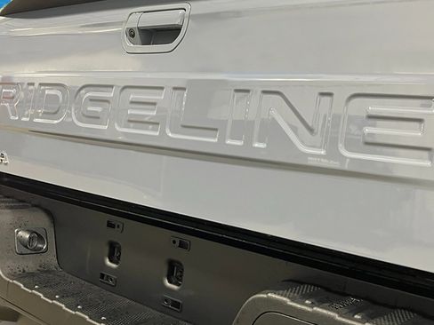 New 2026 Honda Ridgeline Black Edition image 6