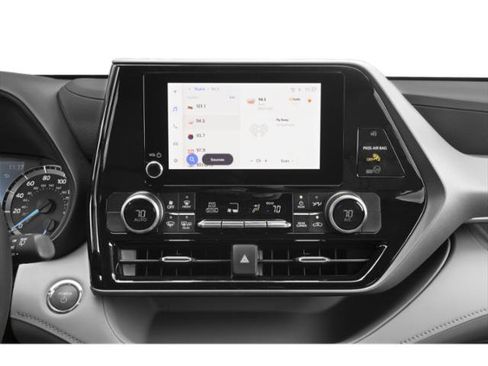 Used 2023 Toyota Highlander LE FWD image 10