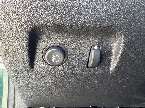 Used 2008 Saturn Sky w/ Weekend Getaway Package image 31