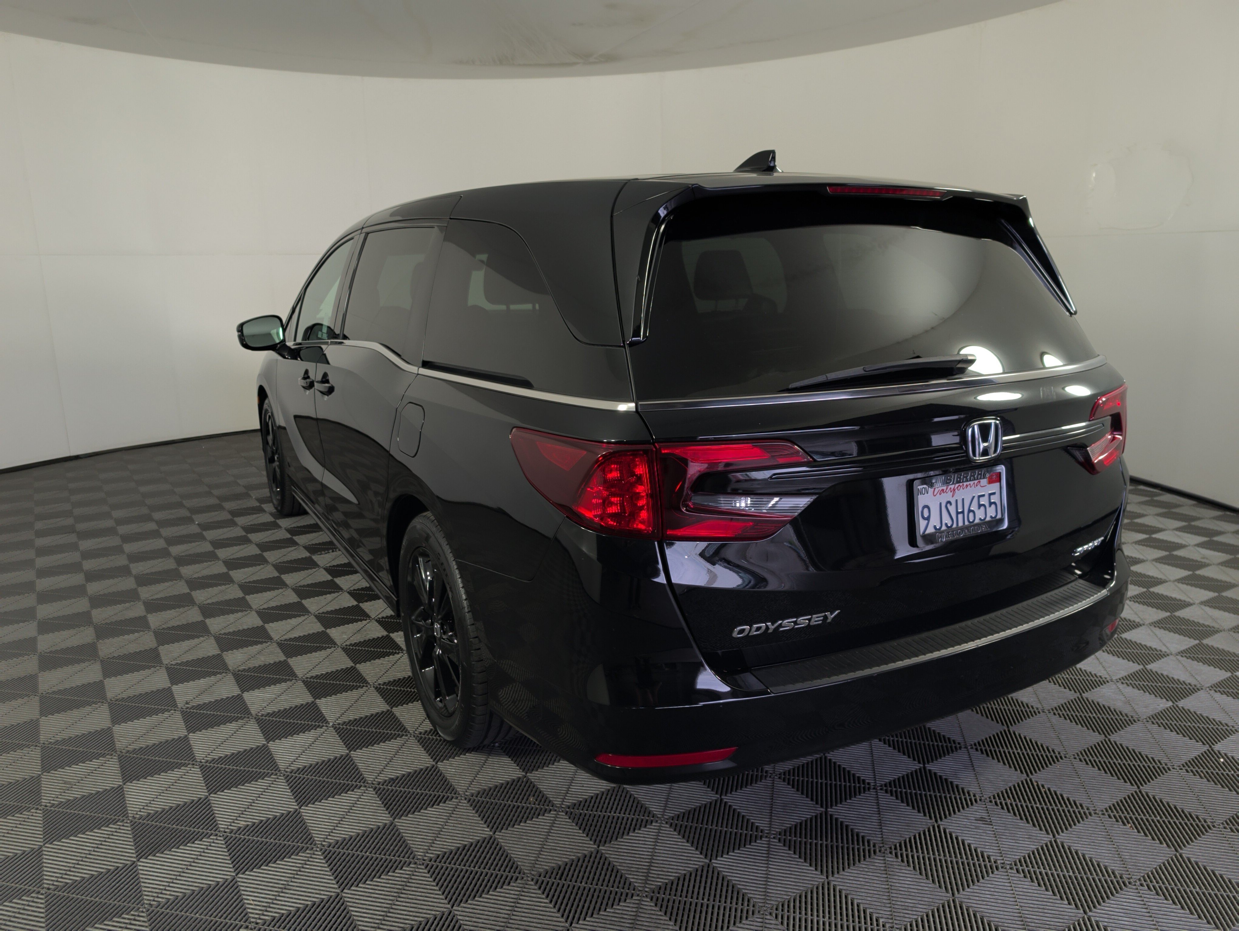 Certified 2023 Honda Odyssey Sport image 6