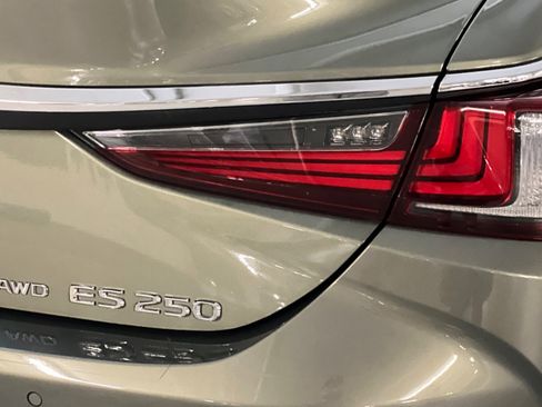 Used 2021 Lexus ES 250 w/ Premium Package image 26
