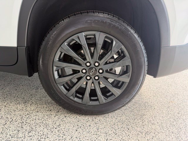 Used 2023 Chevrolet Traverse RS AWD/4WD image 38
