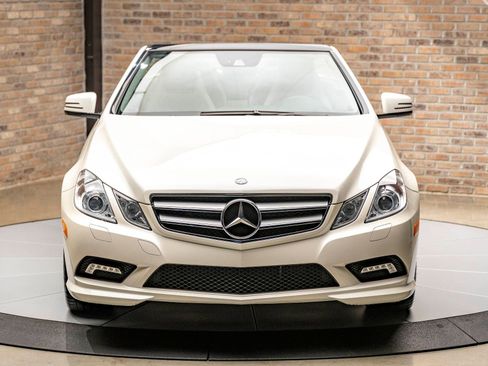 Used 2011 Mercedes-Benz E 550 Cabriolet image 2