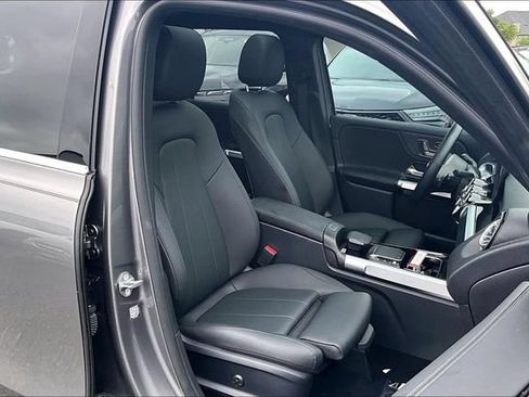 Certified 2023 Mercedes-Benz GLB 250 4MATIC w/ Premium Package image 7
