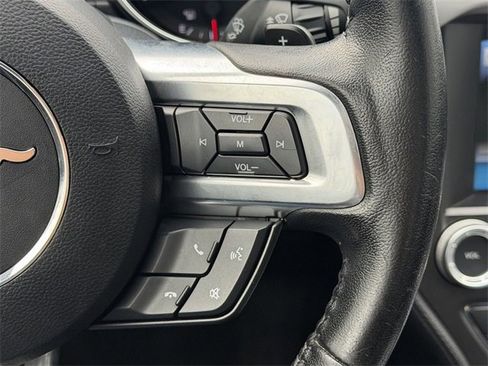 Used 2016 Ford Mustang Premium image 9