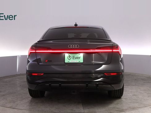 Used 2024 Audi Q8 e-tron Premium Plus AWD/4WD image 15