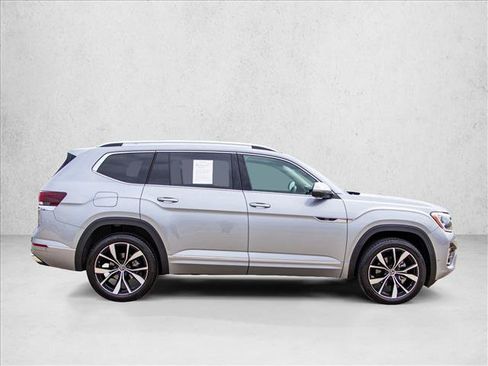 Used 2024 Volkswagen Atlas SEL Premium R-Line AWD/4WD image 4