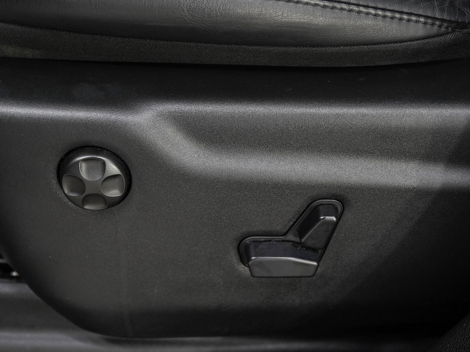 Used 2025 Dodge Durango R/T AWD/4WD image 26