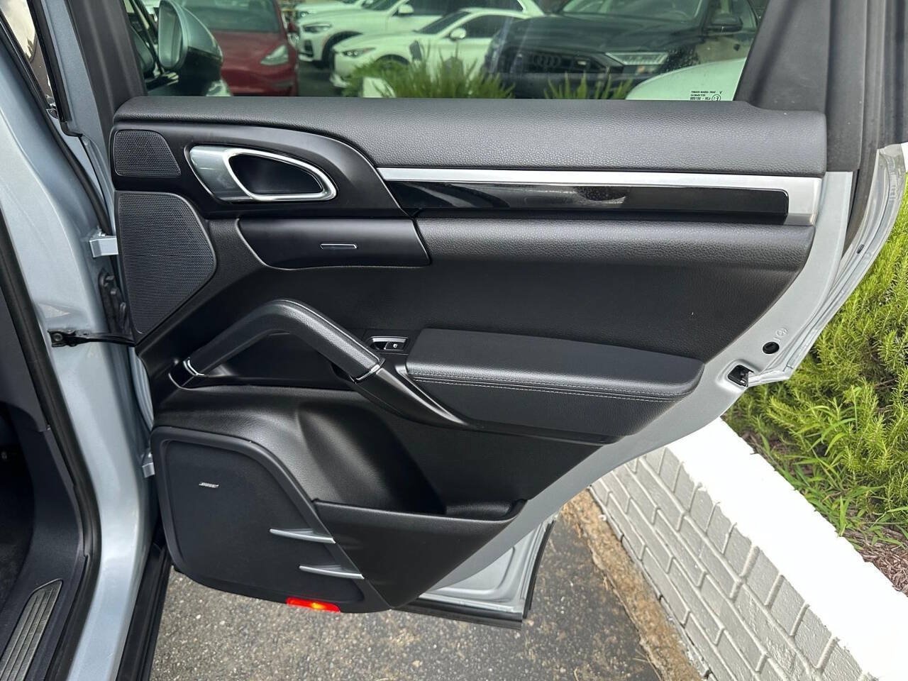 Used 2017 Porsche Cayenne Platinum Edition AWD/4WD image 11