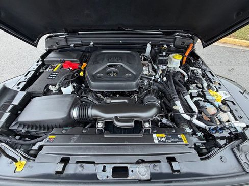 Used 2023 Jeep Wrangler Unlimited Sahara image 16