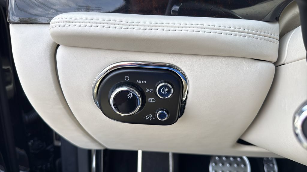 Used 2013 Bentley Mulsanne RWD image 39