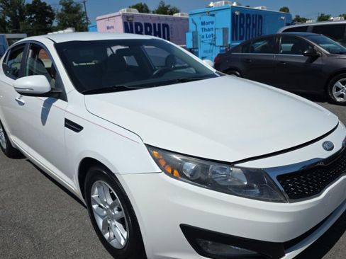 Used 2013 Kia Optima LX FWD image 3