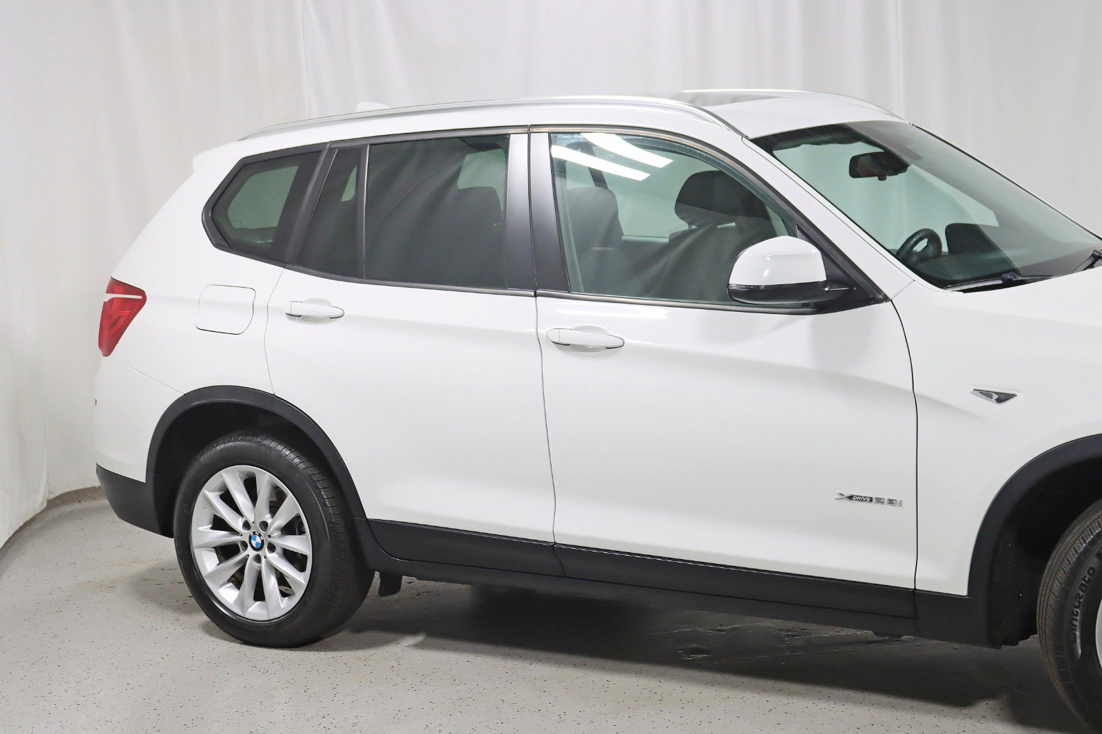 Used 2016 BMW X3 xDrive28i AWD/4WD image 3