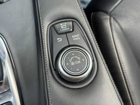 Used 2019 INFINITI QX50 Essential w/ Premium Heat Package FWD image 34