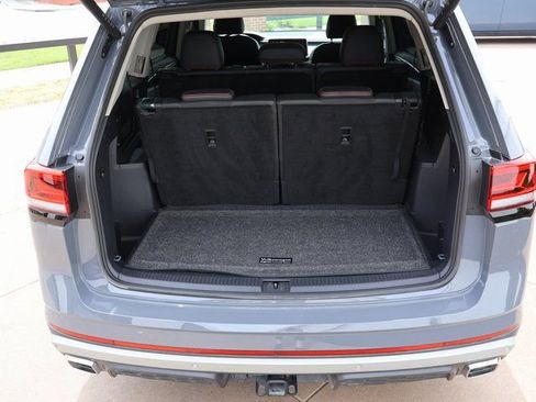 Used 2025 Volkswagen Atlas Peak Edition SE AWD/4WD image 15