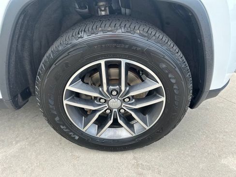 Used 2017 Jeep Grand Cherokee Limited w/ Luxury Group II AWD/4WD image 13